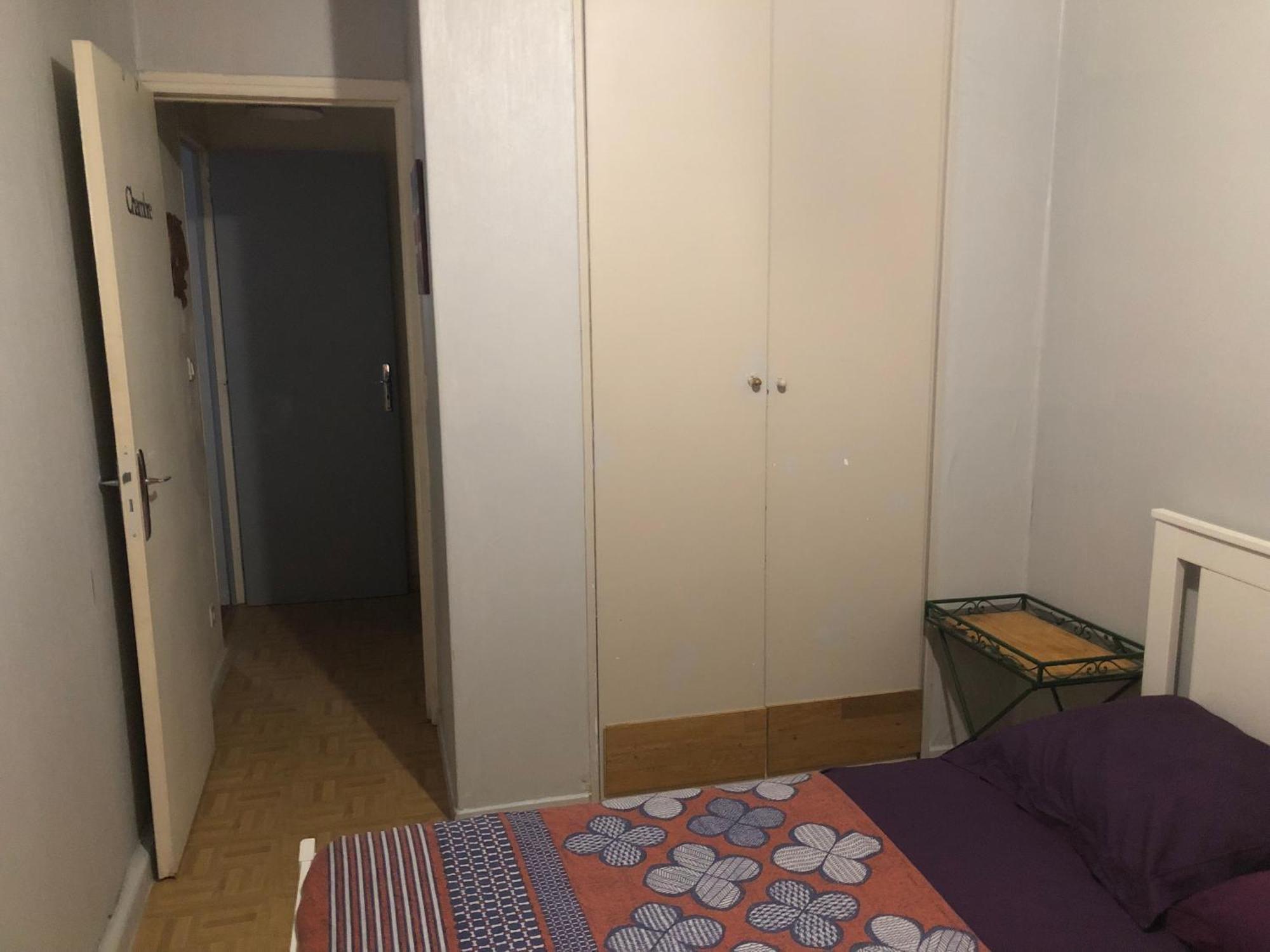 Guesthouse Familial Pour 1,2,3,4 Personnes De 42M2-Accessible Handic -Rez De Chaussee-Vues Sur Rue Et Patio Prive - Sejour,Chambre Separee,Cuisine,Salle De Bain,Lit Double Et Canape-Lit 2Pers-Entree De La Rue Berzelius-5 Minutes Du Metro Brochant-Lig パリ エクステリア 写真