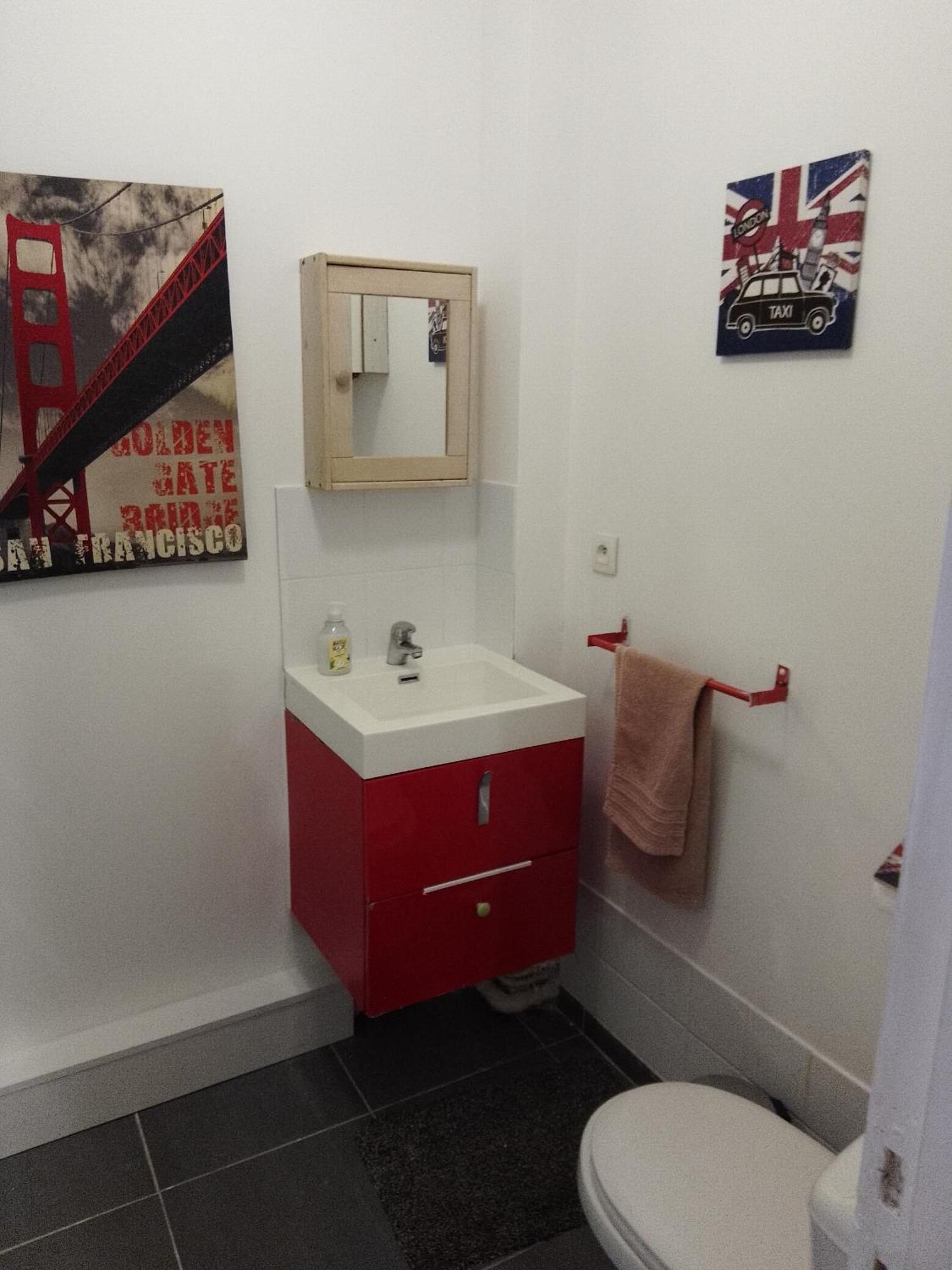 Guesthouse Familial Pour 1,2,3,4 Personnes De 42M2-Accessible Handic -Rez De Chaussee-Vues Sur Rue Et Patio Prive - Sejour,Chambre Separee,Cuisine,Salle De Bain,Lit Double Et Canape-Lit 2Pers-Entree De La Rue Berzelius-5 Minutes Du Metro Brochant-Lig パリ エクステリア 写真