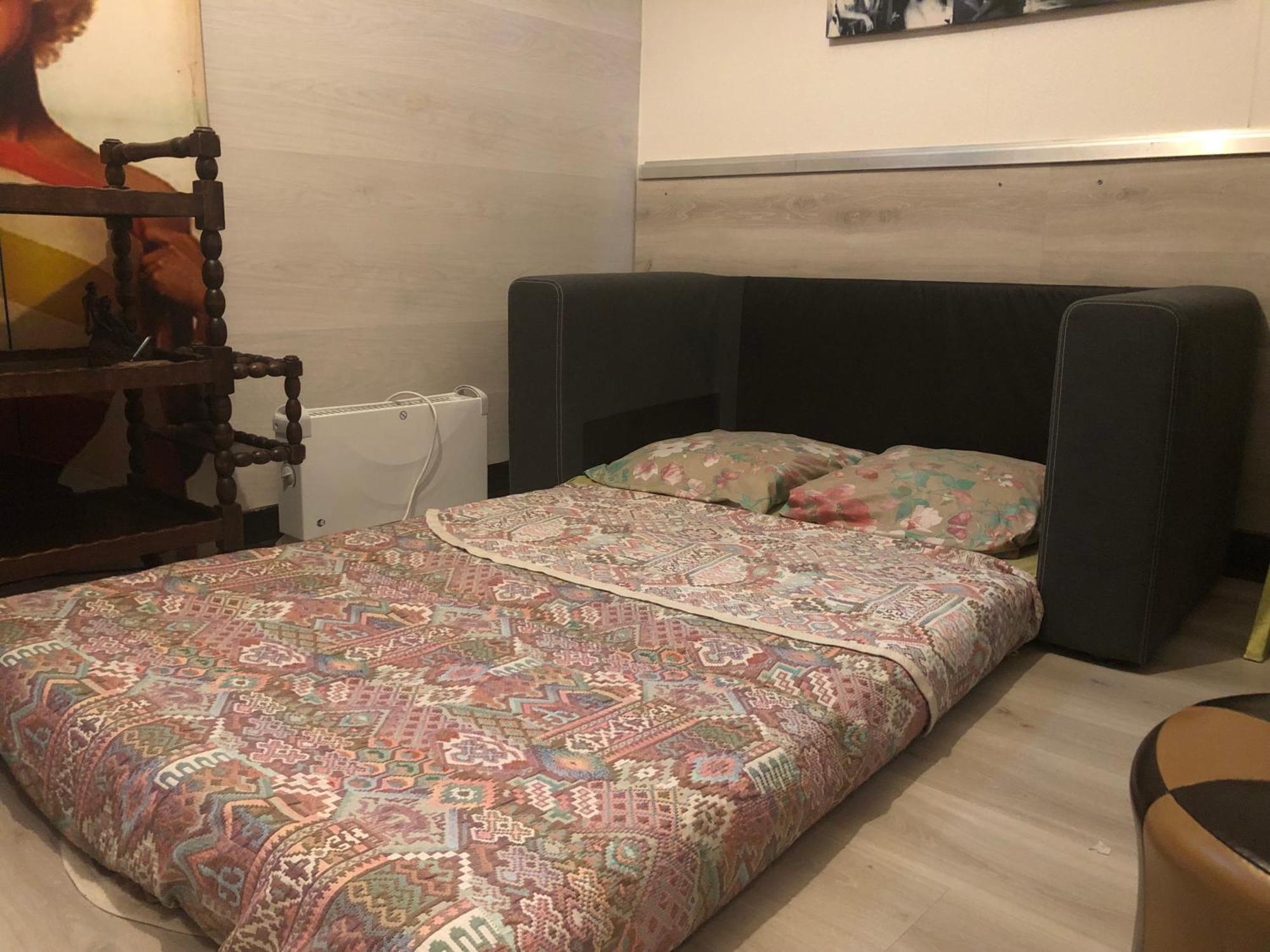 Guesthouse Familial Pour 1,2,3,4 Personnes De 42M2-Accessible Handic -Rez De Chaussee-Vues Sur Rue Et Patio Prive - Sejour,Chambre Separee,Cuisine,Salle De Bain,Lit Double Et Canape-Lit 2Pers-Entree De La Rue Berzelius-5 Minutes Du Metro Brochant-Lig パリ エクステリア 写真